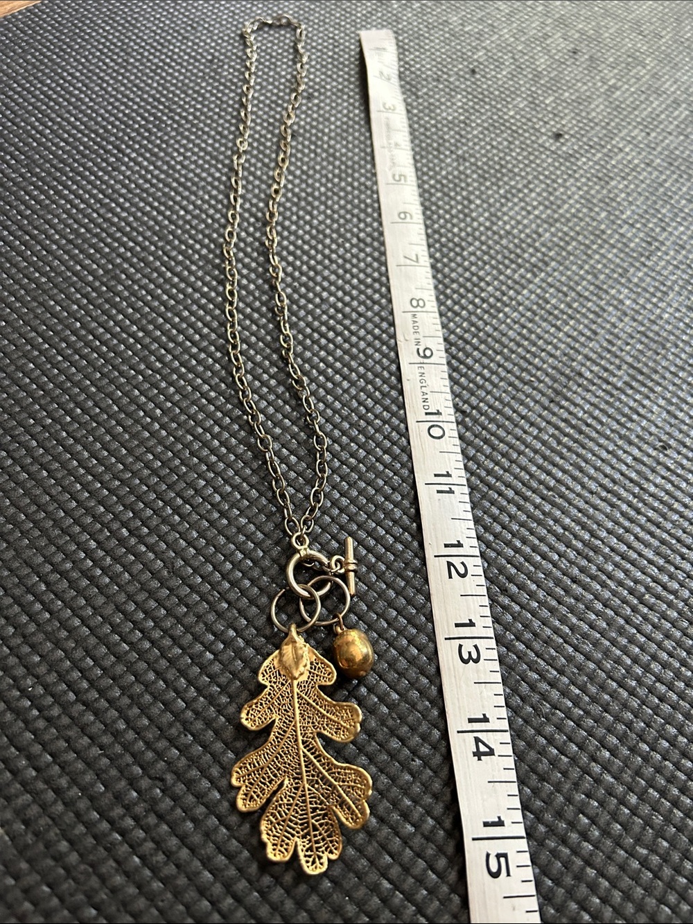 Delicate Gold Leaf and Acorn Pendant Necklace - Women Jewelry - Picture 5 of 6